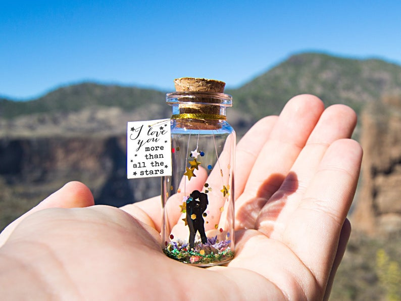 5 Gifts Quite Ideal For Long-Distance Partners